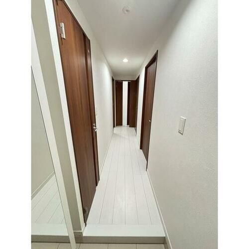 LEGEND東比恵0801の玄関