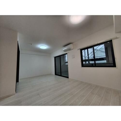 LIBTH上牟田WEST0801の居間