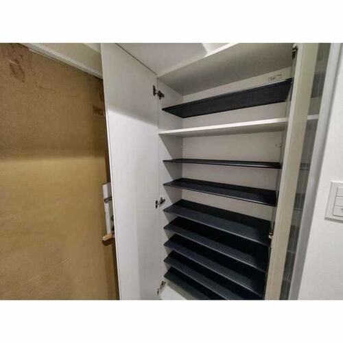 LIBTH上牟田WEST0804の玄関