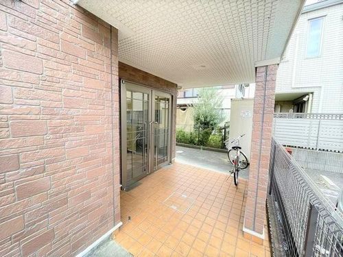 エステート竹の山の玄関