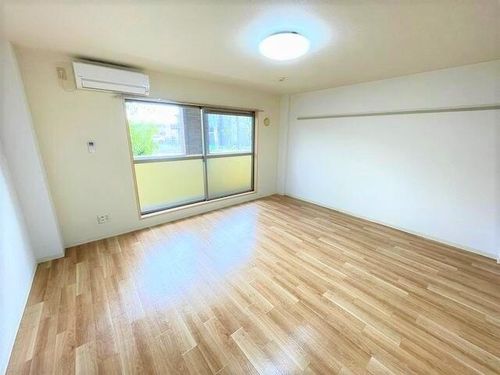 エステート竹の山の居間