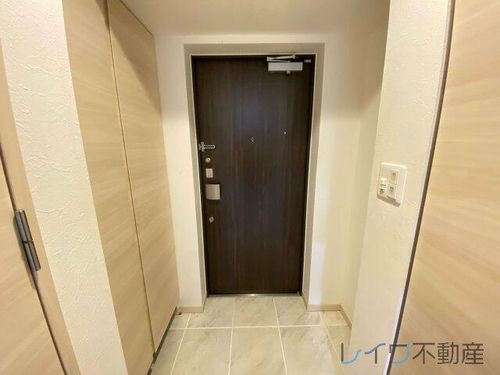 グランカーサ難波元町の玄関