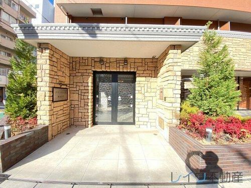 グランカーサ難波元町の玄関