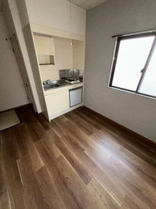 シャルマン寿の居間