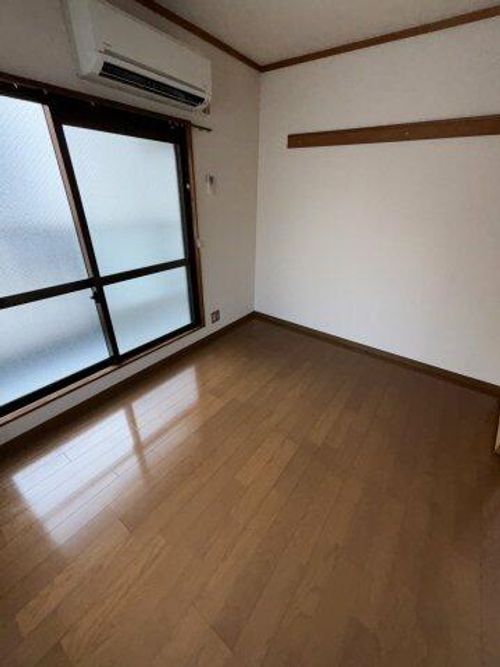 シャルマン寿の居間