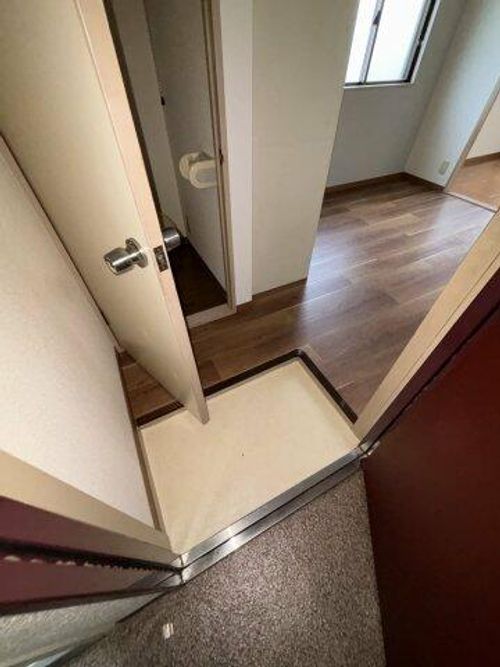 シャルマン寿の玄関