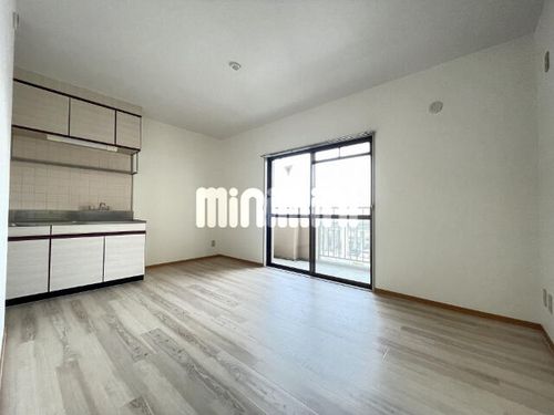 ガーデンTOMOの居間