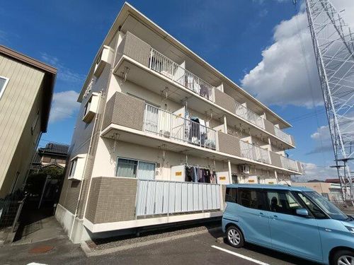 シェルブライト三番館103の外観