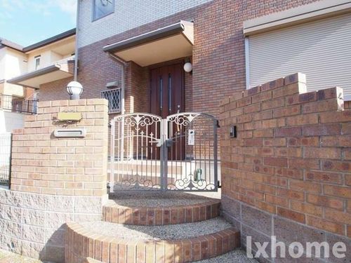 大阪府茨木市彩都あさぎ6丁目(一戸建)の賃貸物件の玄関