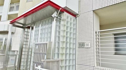 ジュネス別府の玄関