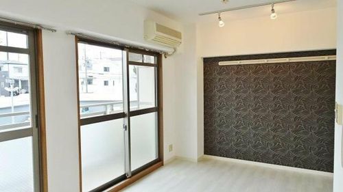 ジュネス別府の居間