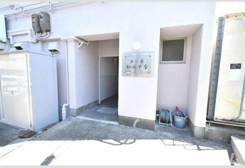 コーポかみすなの玄関