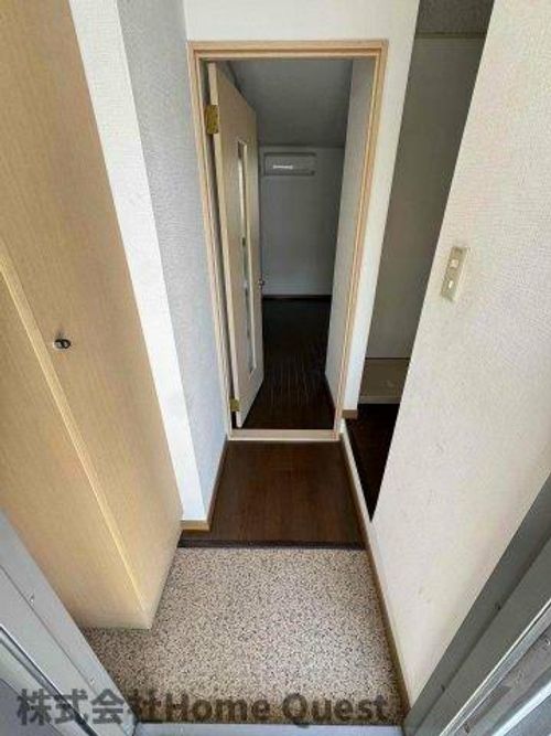 フォレスト堅下の玄関