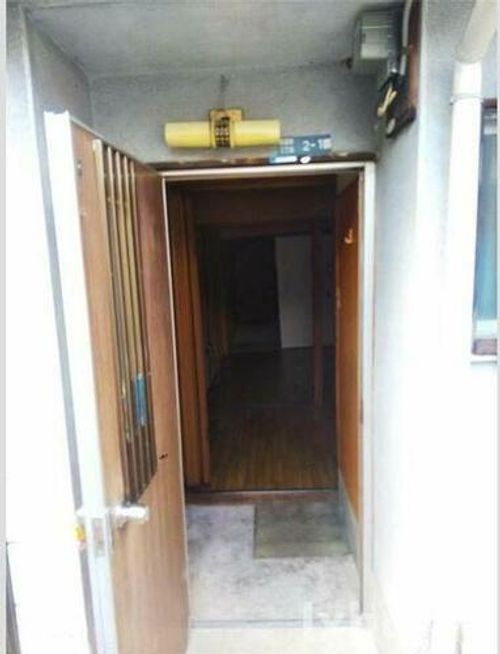 大阪府吹田市岸部南3丁目(一戸建)の賃貸物件の玄関