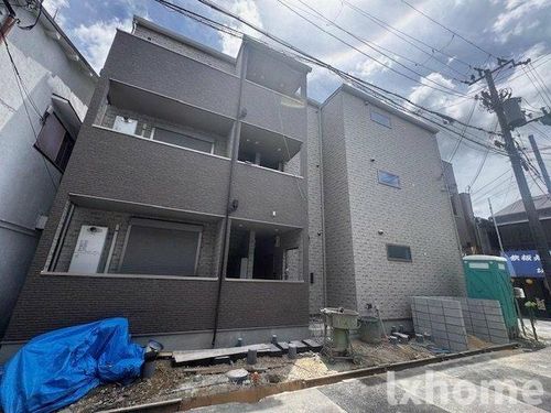 アート総持寺駅前の外観