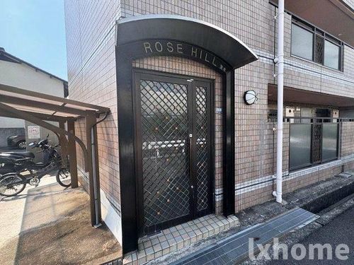 ローズヒル茨木の玄関