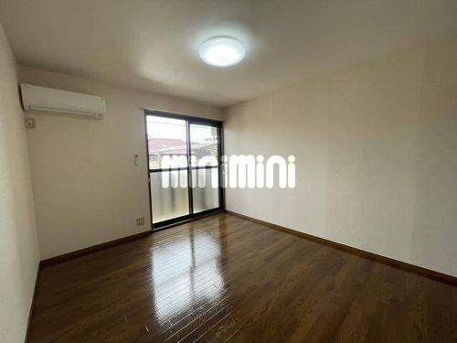 エクセル神領の居間