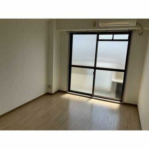 プレアール正雀の居間