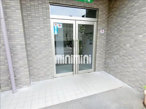 アドバンス竹越の玄関