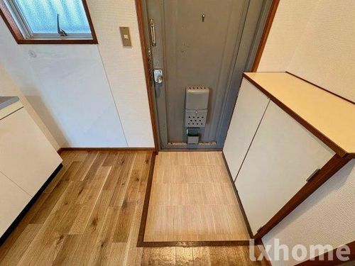 サニーハイツの玄関