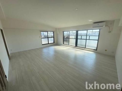 ロイヤルオータムの居間