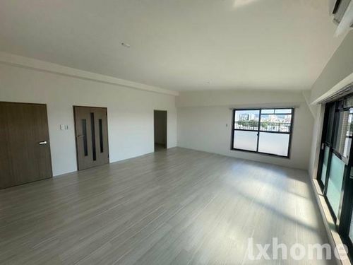 ロイヤルオータムの居間