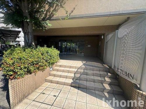 ロイヤルオータムの玄関