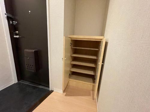 パラシオン東山の玄関