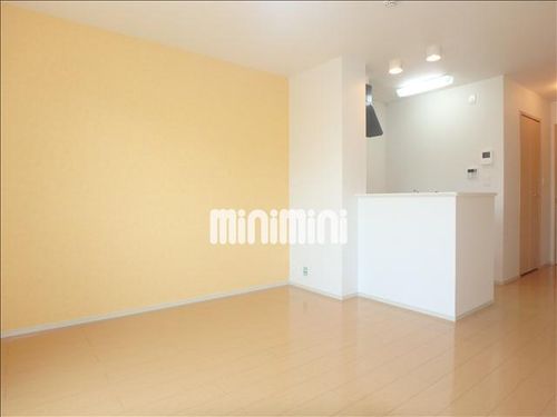 タウン宮東の居間