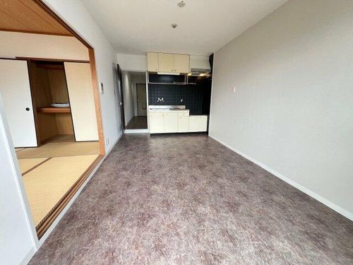 サンライフ上住吉の居間