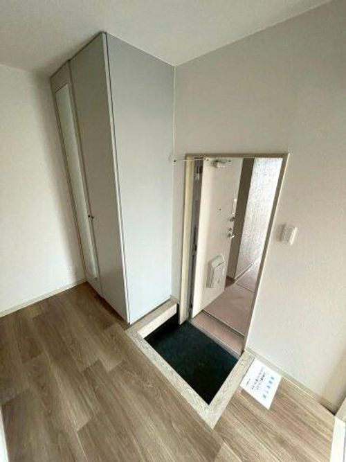 大阪府大阪市東淀川区小松2丁目(マンション)の賃貸物件の玄関