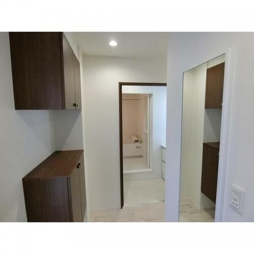 プランドール201の玄関