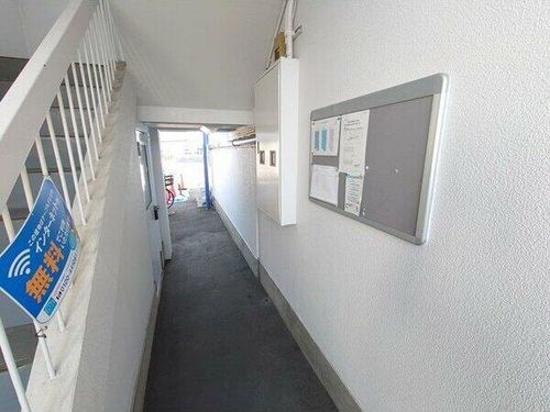 昭栄コーポの玄関