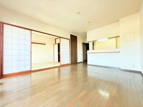 パレ清水が丘の居間