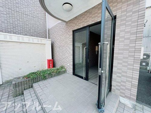 プリミエール丹羽の玄関