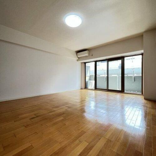 プロビデンス東片端の居間