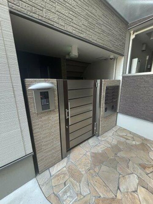 フジパレス高石Ⅱ番館101の玄関