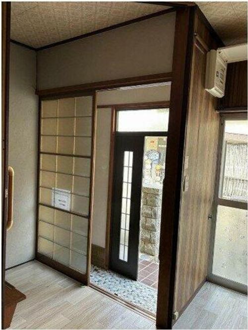 大阪府堺市東区日置荘西町7丁(一戸建)の賃貸物件の玄関