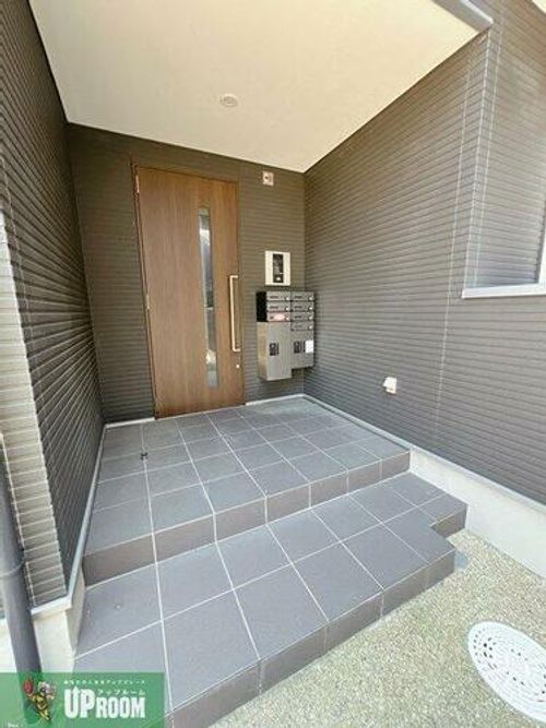 G flat 岩崎の玄関