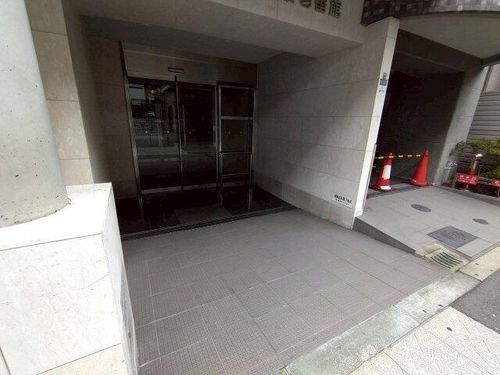 大阪府大阪市西区西本町3丁目(マンション)の賃貸物件301の玄関