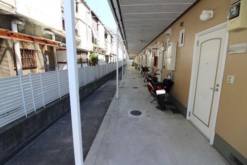 大住町光陽ハイツ210の玄関