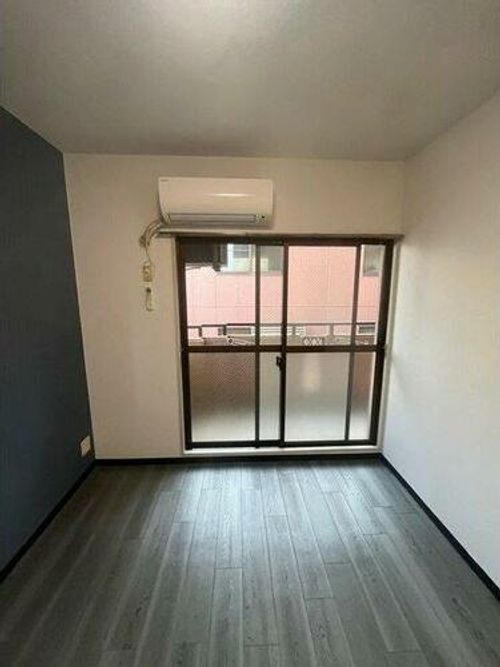 メゾン・ド・ナヴィールの居間