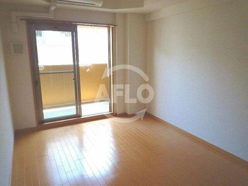 プレサンス心斎橋リベルタの居間