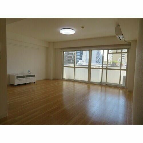 池下ホームズの居間