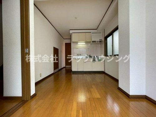 石川ハイツの居間