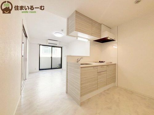 大阪府大阪市北区黒崎町(マンション)の賃貸物件の居間