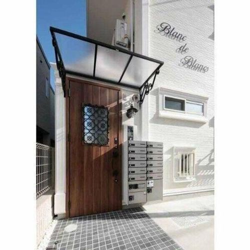 Blanc de blancs(ブラン ドゥ ブラン)の玄関