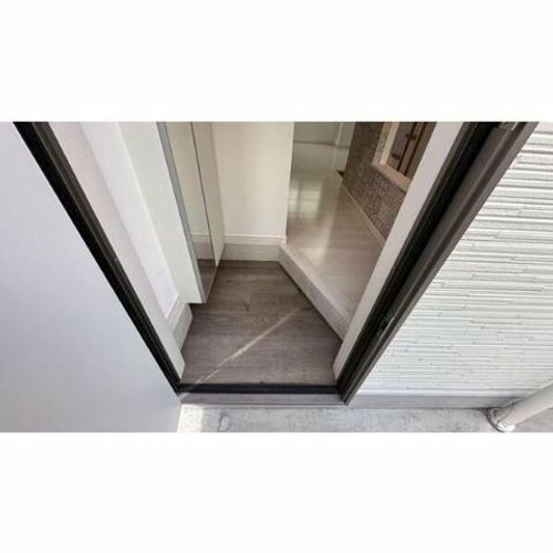 Blanc de blancs(ブラン ドゥ ブラン)の玄関