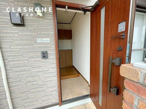 クラセードル碧南 B102の玄関