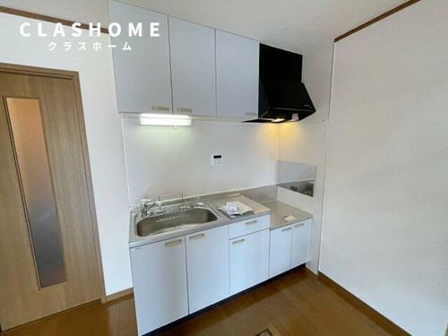 クラセードル碧南 B102のキッチン